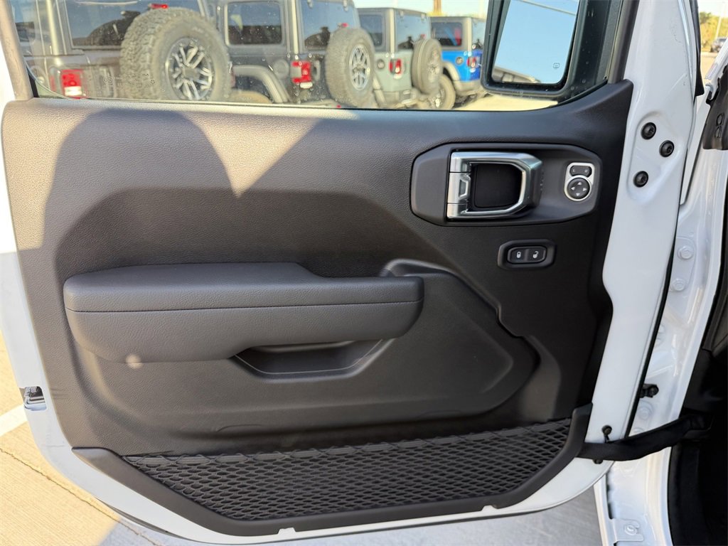 New 2025 Jeep Gladiator Sport image 13