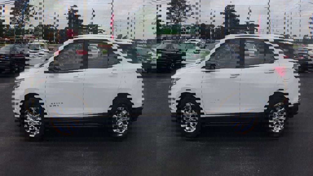 Used 2021 Chevrolet Equinox LS image 5