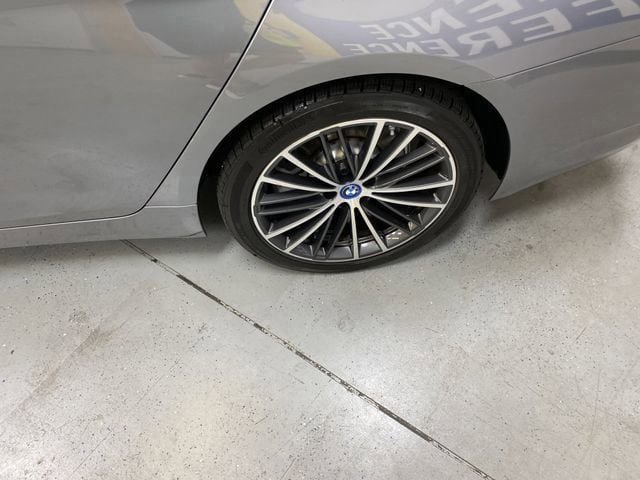 Used 2023 BMW 530e w/ Premium Package RWD image 12