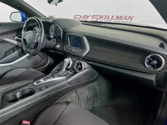 Used 2018 Chevrolet Camaro LT image 35
