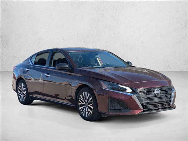 Used 2024 Nissan Altima 2.5 SV image 3