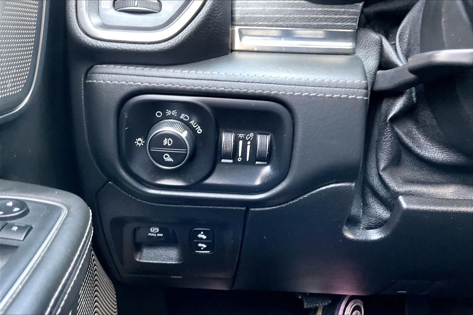 Used 2019 RAM 1500 Limited RWD image 32