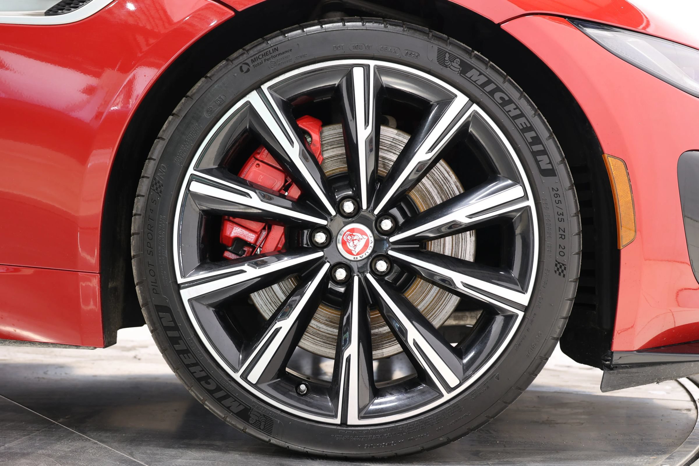 Used 2021 Jaguar F-TYPE R AWD/4WD image 90