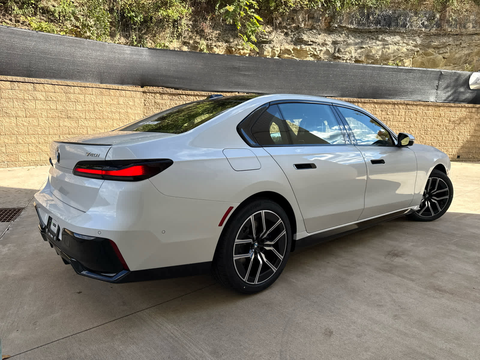 Used 2026 BMW 740i xDrive w/ Premium Package image 3