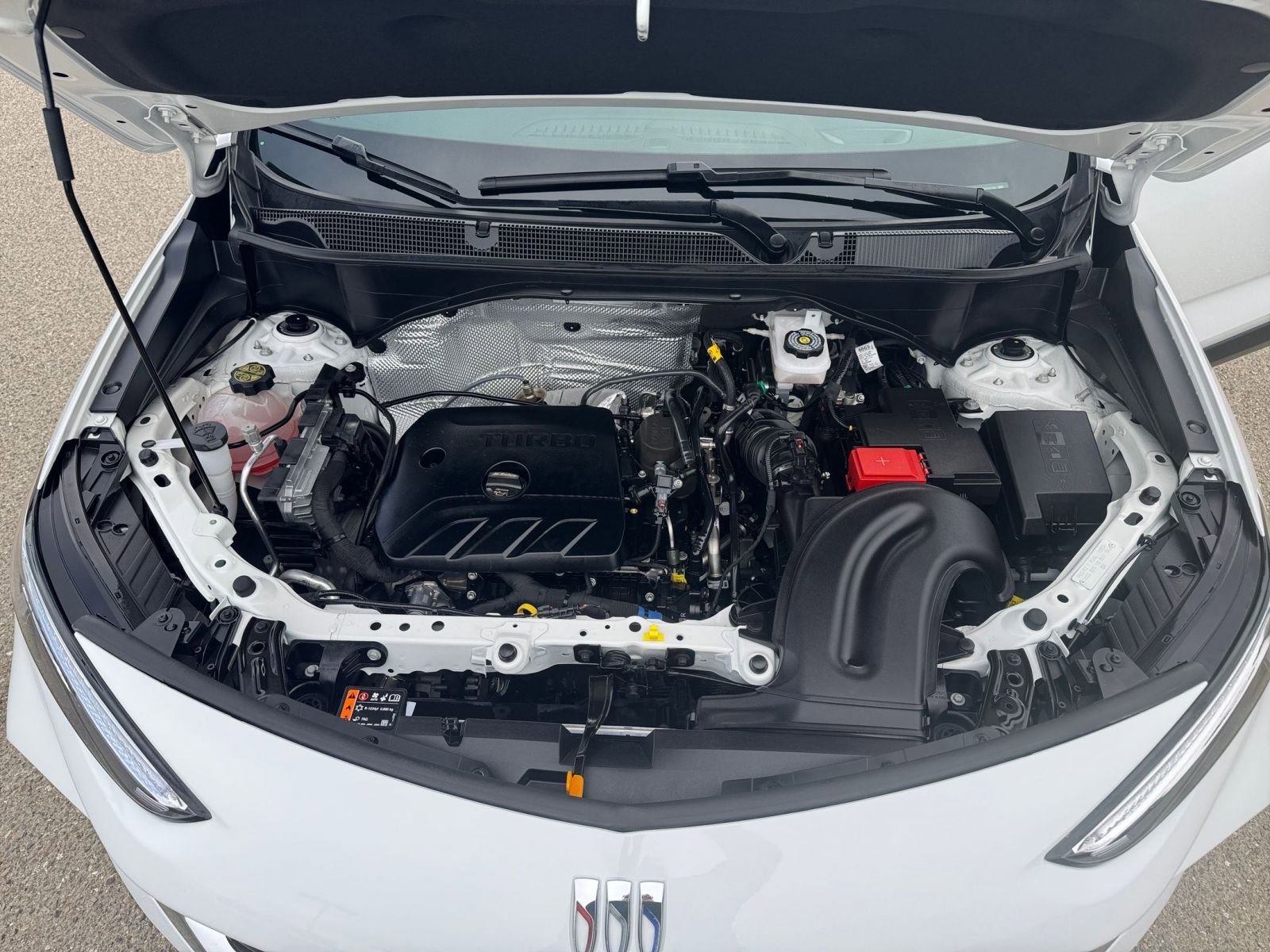 Used 2025 Buick Encore GX Preferred image 32