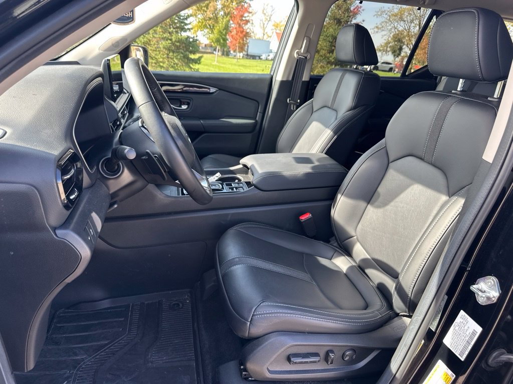 Used 2025 Honda Pilot EX-L image 16