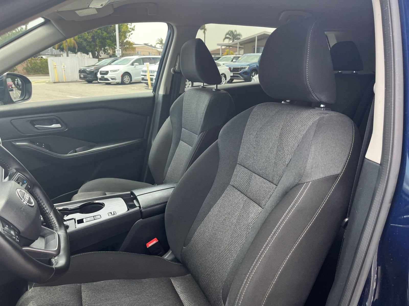 Used 2025 Nissan Rogue SV FWD image 29