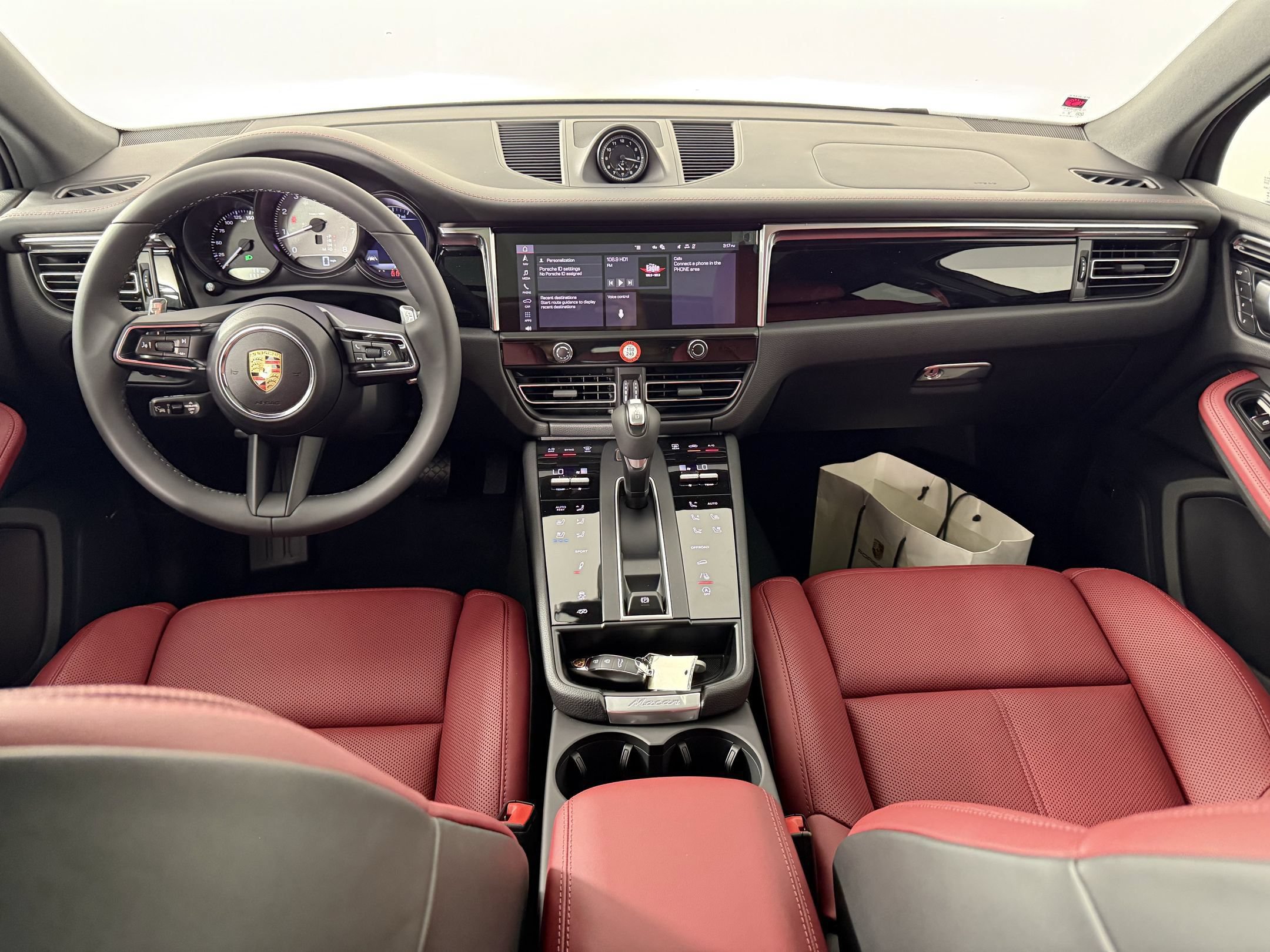 Certified 2026 Porsche Macan S AWD/4WD image 16