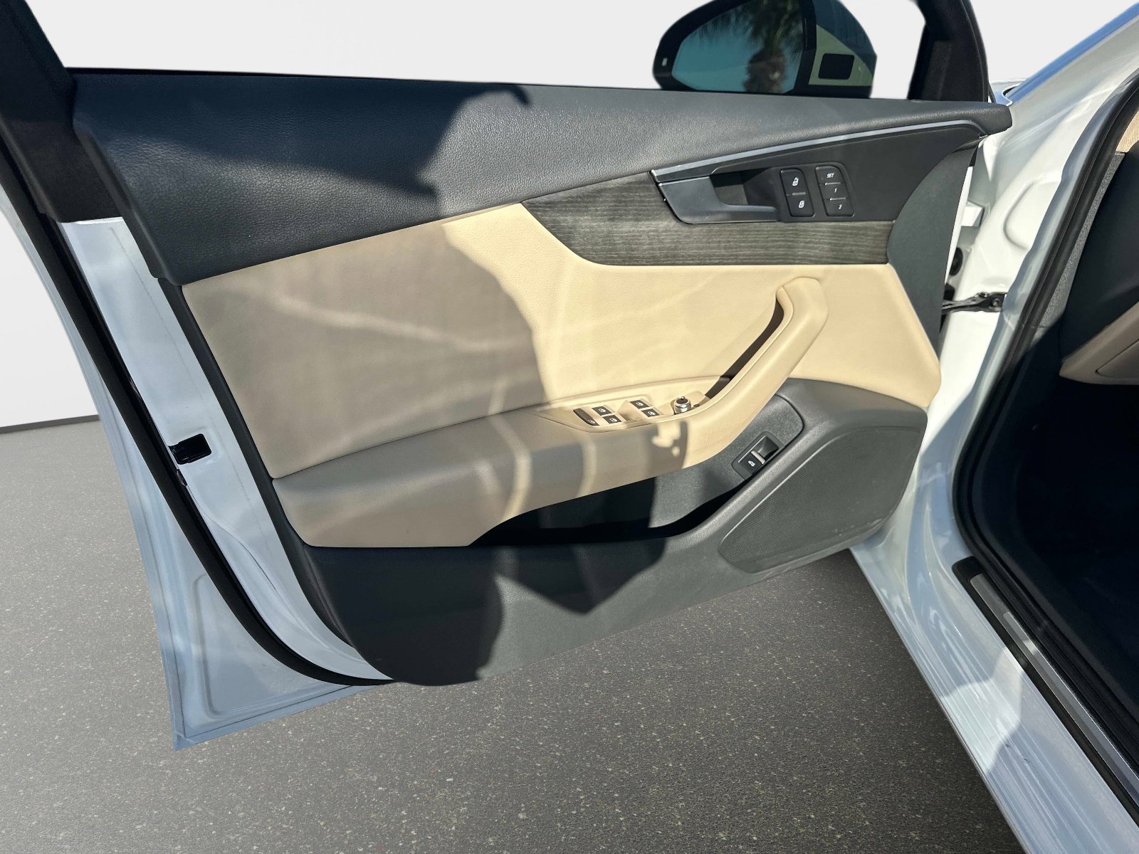 Used 2019 Audi A4 2.0T Premium w/ Convenience Package image 17