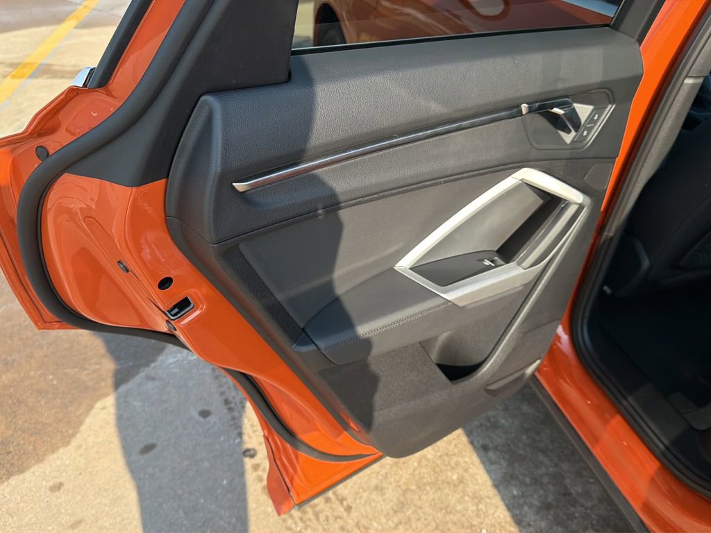 Used 2025 Audi Q3 2.0T Premium image 15