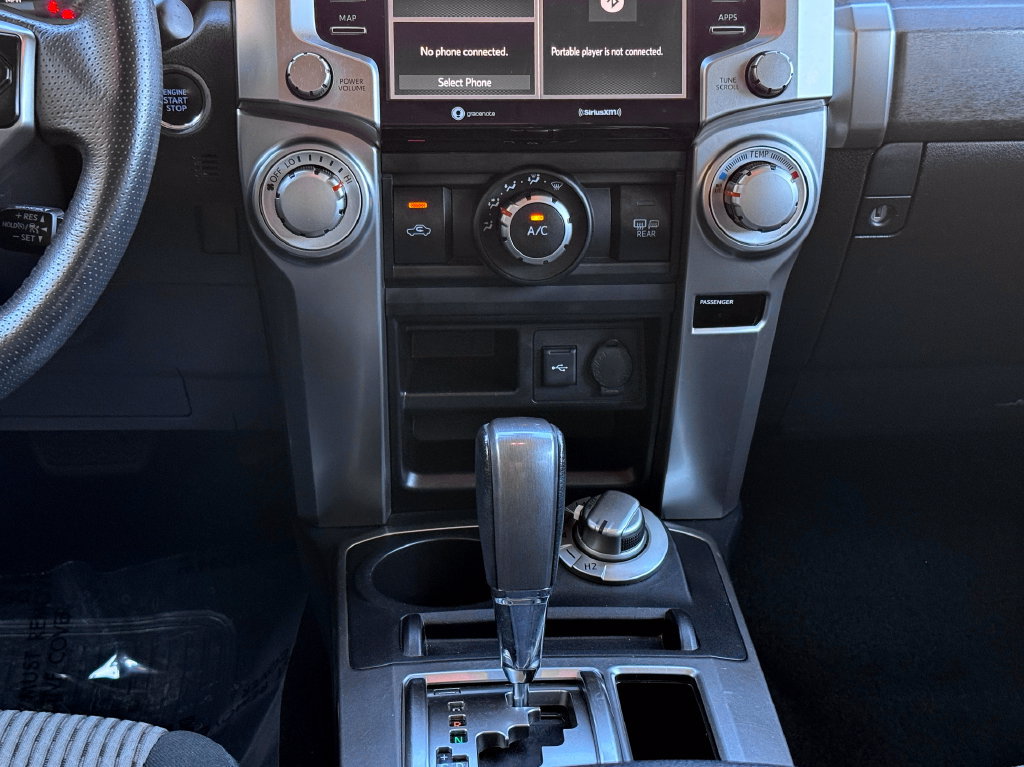 Used 2022 Toyota 4Runner SR5 AWD/4WD image 31