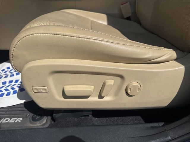 Used 2016 Toyota Highlander Limited Platinum AWD/4WD image 25