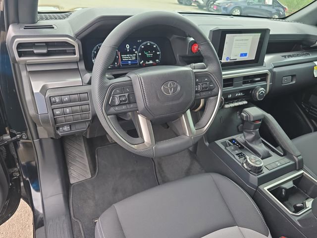 Used 2025 Toyota Tacoma TRD Off-Road image 15