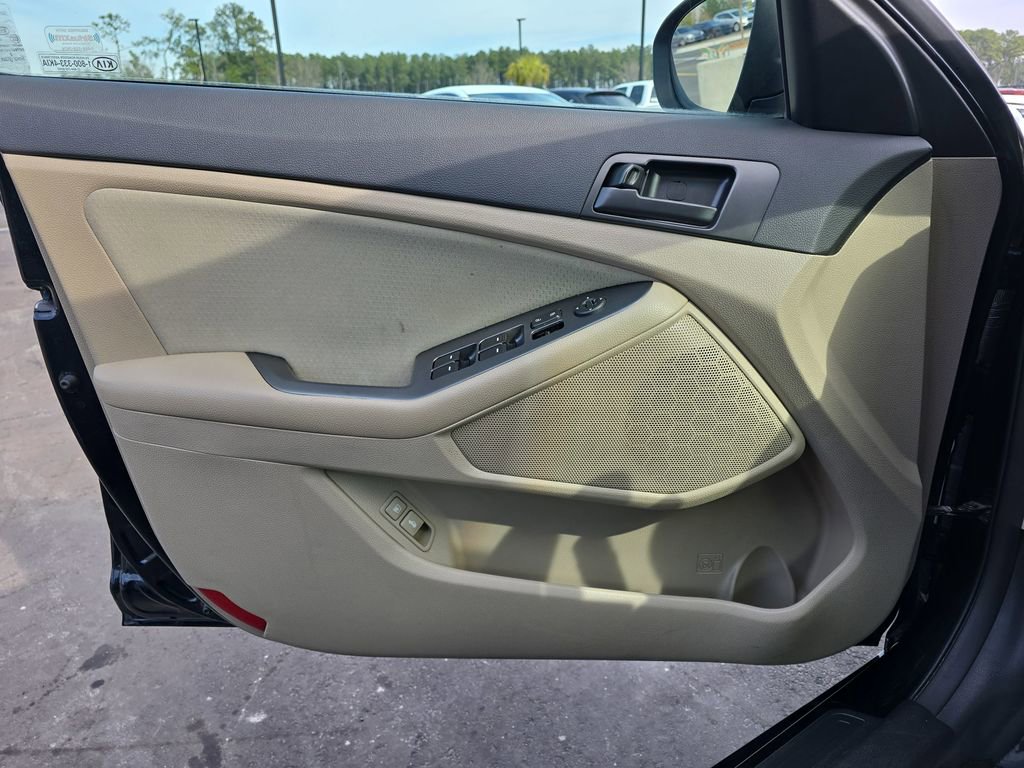 Used 2013 Kia Optima LX w/ Convenience Pkg image 29