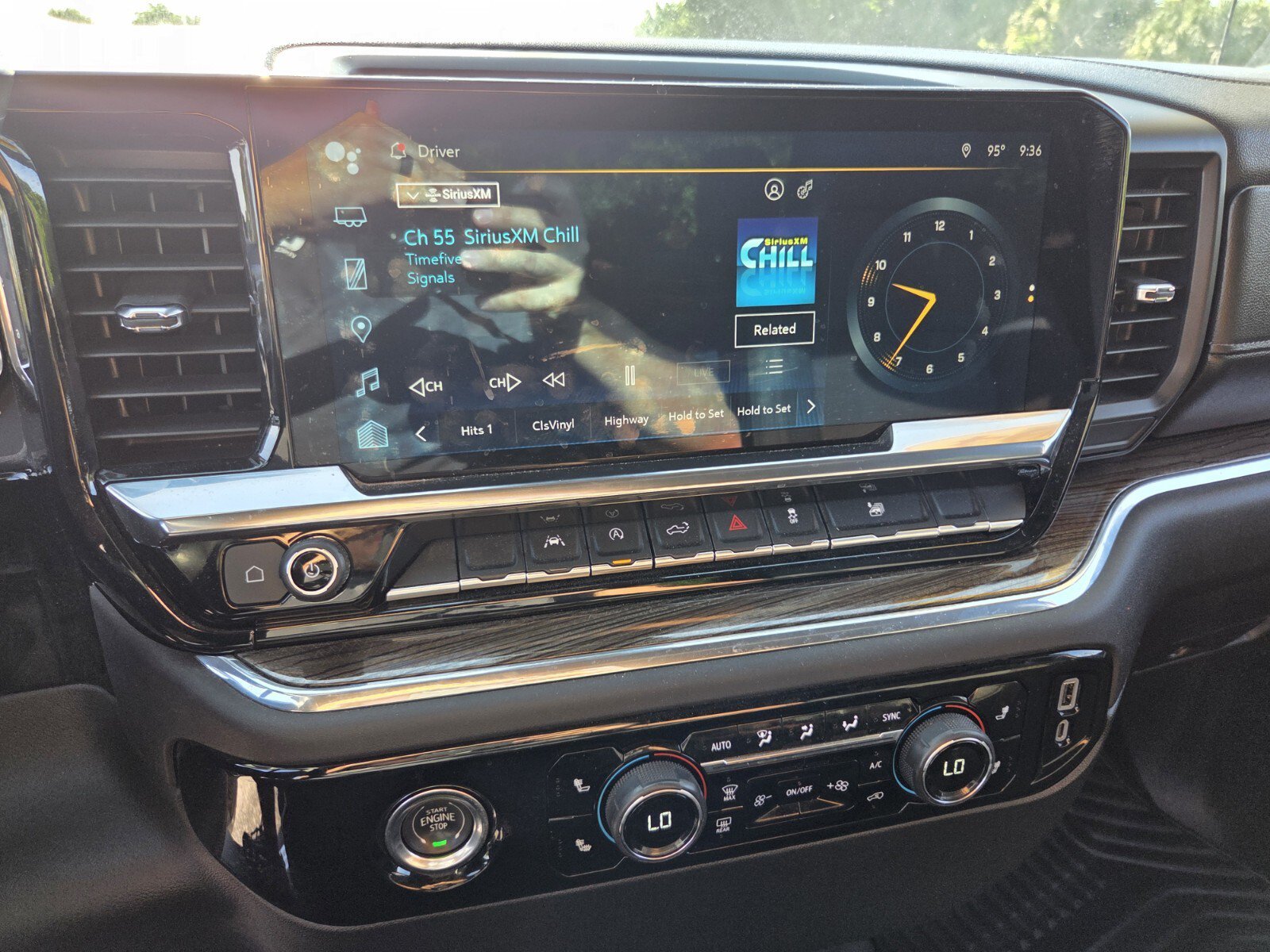 Certified 2024 Chevrolet Silverado 1500 LT AWD/4WD image 25