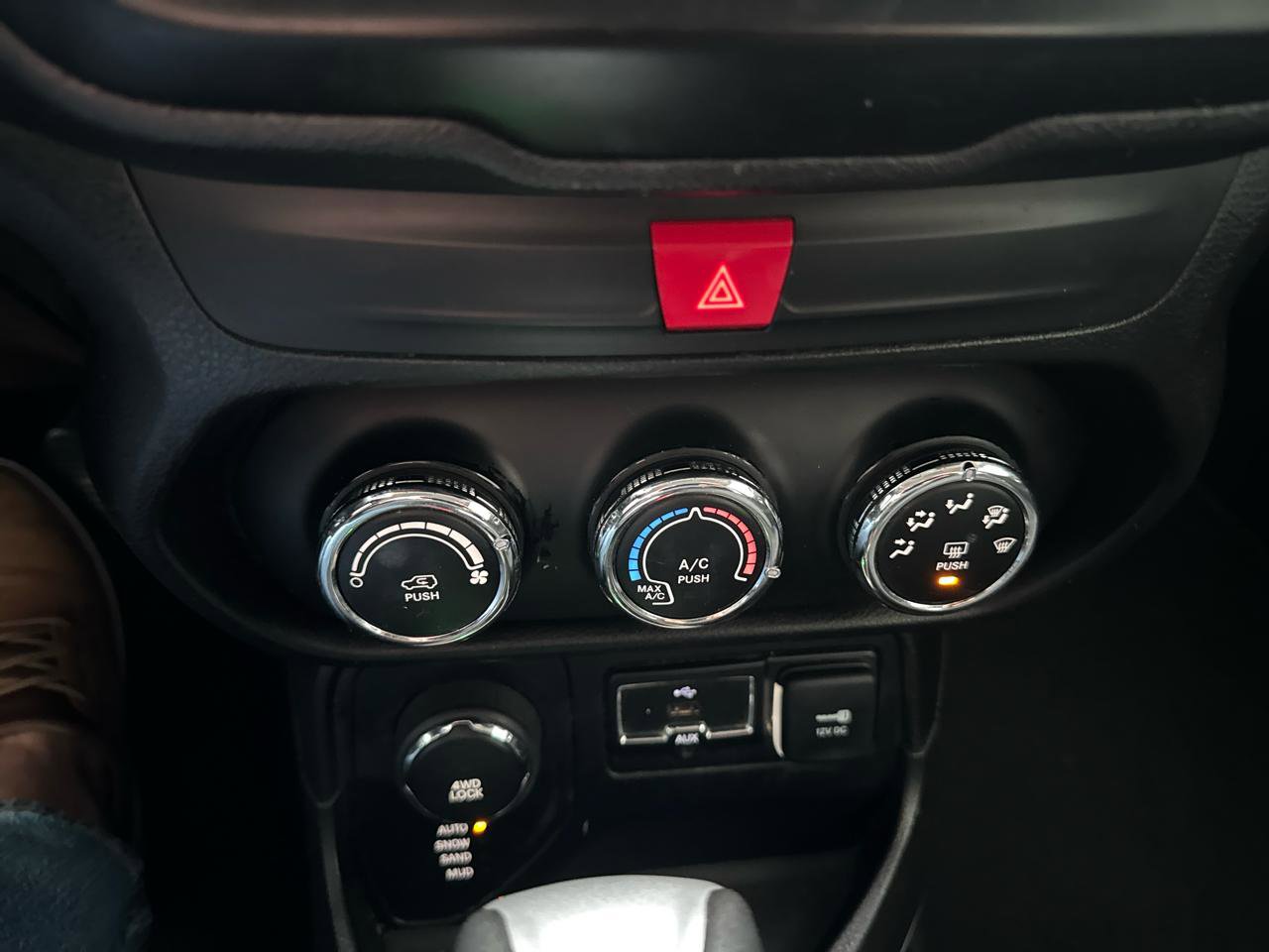 Used 2017 Jeep Renegade Sport w/ Power & Air Group image 18