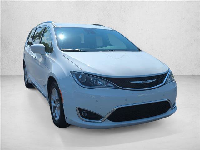 Used 2019 Chrysler Pacifica Touring-L Plus w/ Advanced Safetytec Group FWD image 3