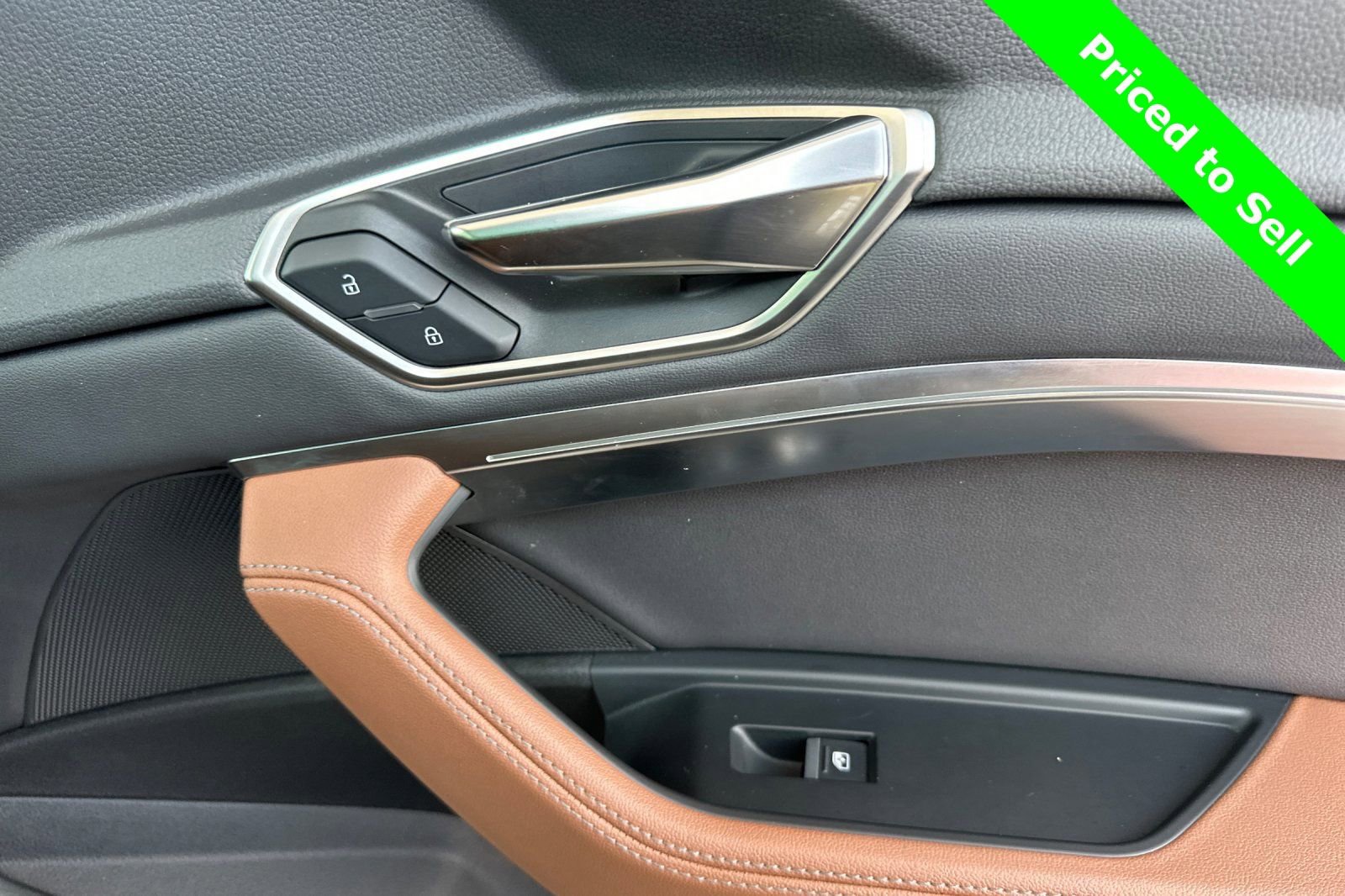 Used 2024 Audi Q8 e-tron Premium image 22