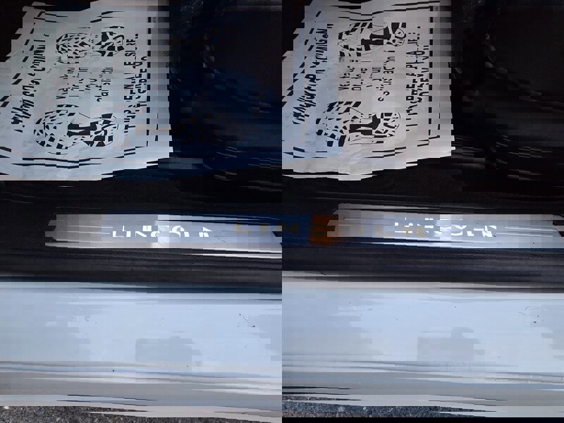 Used 2019 Lincoln Continental Select image 11