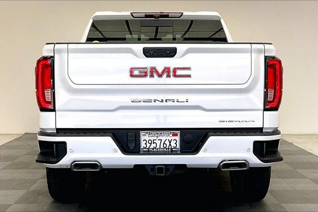 Used 2023 GMC Sierra 1500 Denali w/ Denali Carbonpro Edition AWD/4WD image 3