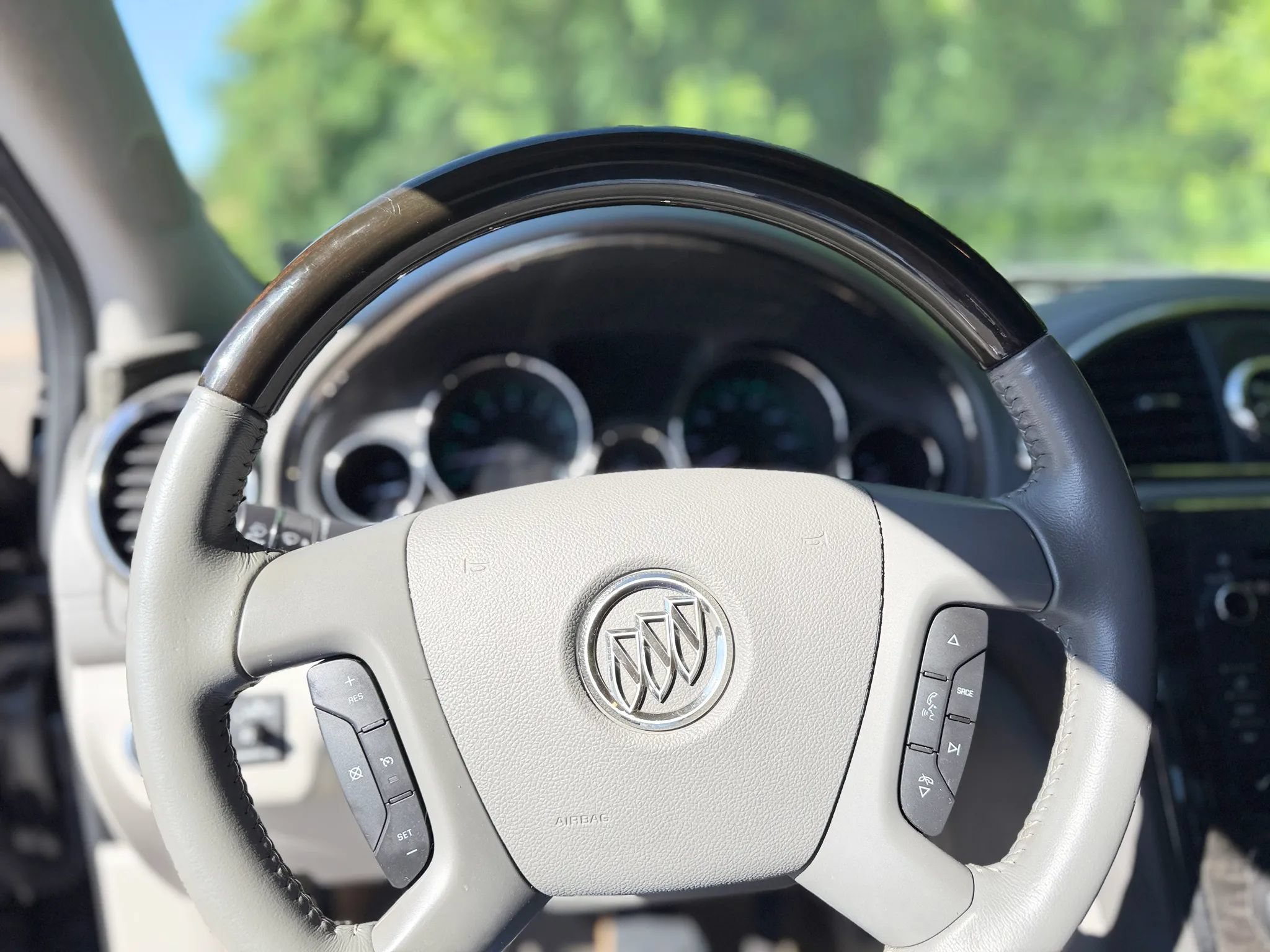 Used 2014 Buick Enclave Leather FWD image 31