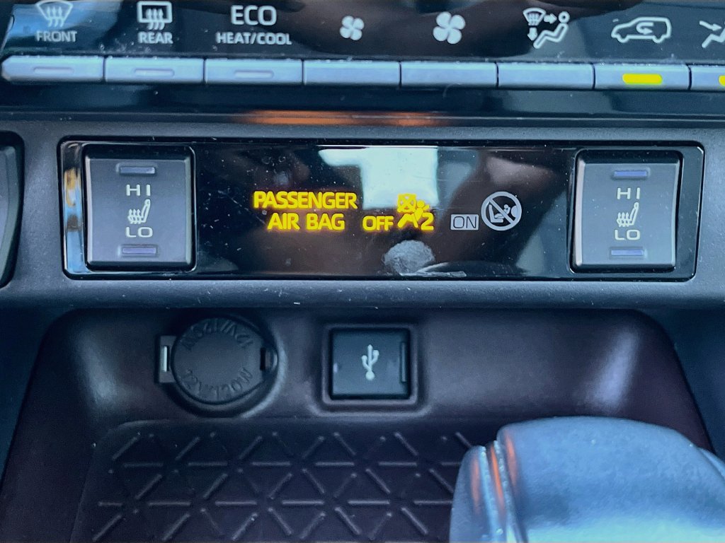 Used 2021 Toyota RAV4 Limited FWD image 27