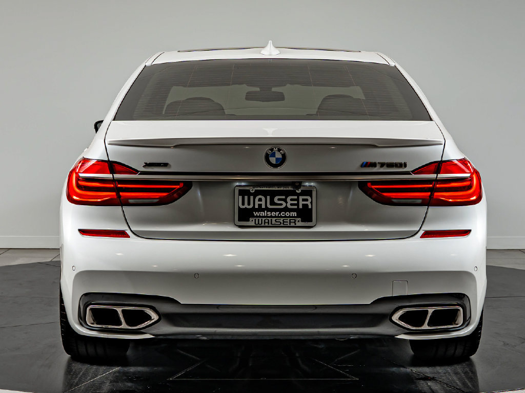 Used 2019 BMW M760i xDrive w/ Luxury Rear Seating Package AWD/4WD image 6