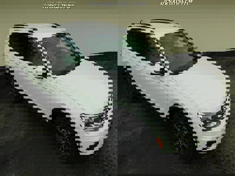 Used 2019 Volkswagen Tiguan SEL image 4