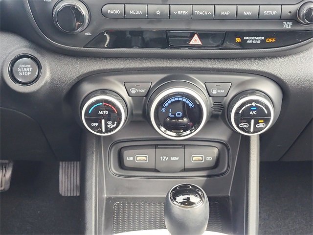 Certified 2022 Hyundai Venue Limited image 17