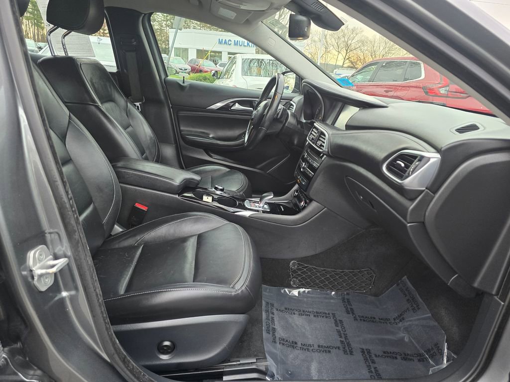 Used 2018 INFINITI QX30 Premium w/ Cargo Package image 11