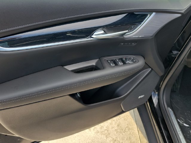New 2026 Cadillac XT5 Premium Luxury w/ Driver Assist Package FWD image 9