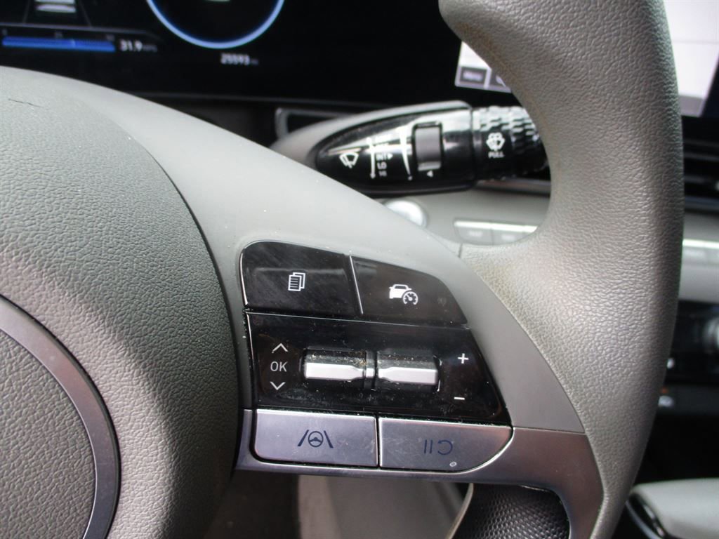 Used 2024 Hyundai Elantra SEL FWD image 16