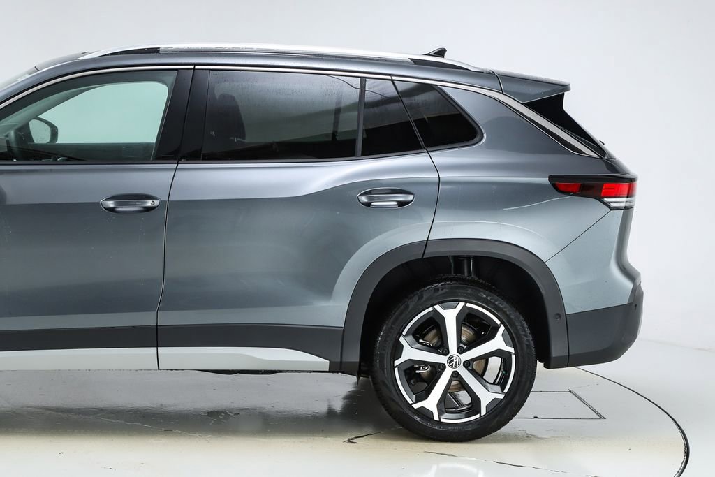 New 2026 Volkswagen Tiguan SE image 43