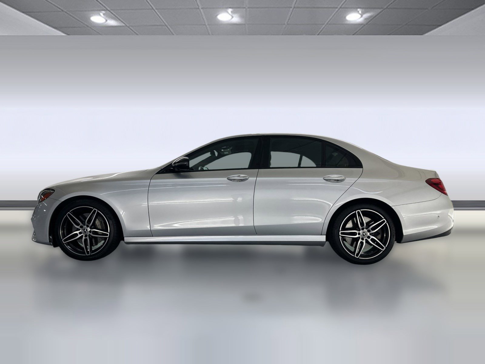 Used 2019 Mercedes-Benz E 450 4MATIC Sedan image 2
