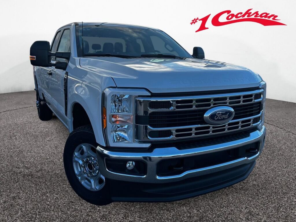 New 2026 Ford F350 XLT w/ FX4 Off-Road Package