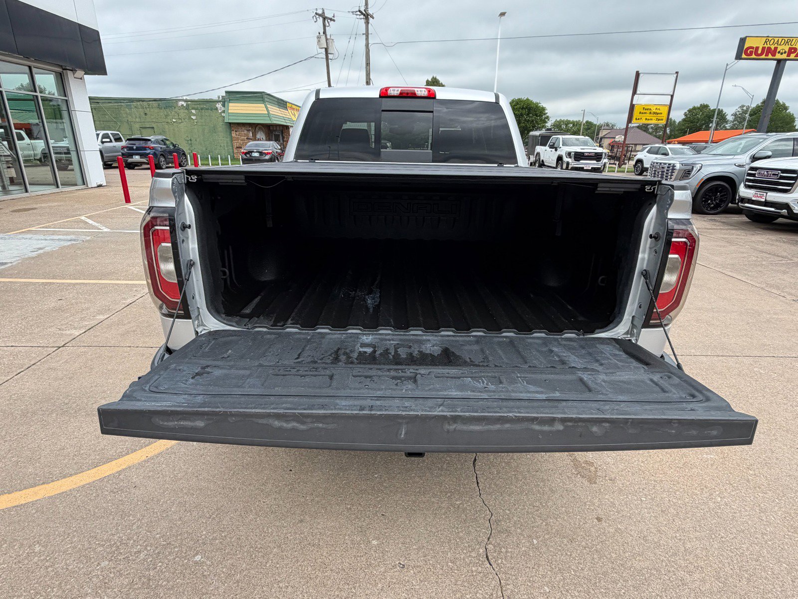 Used 2017 GMC Sierra 1500 Denali w/ Denali Ultimate Package AWD/4WD image 28