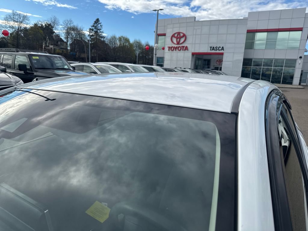 Used 2020 Toyota Corolla LE FWD image 39