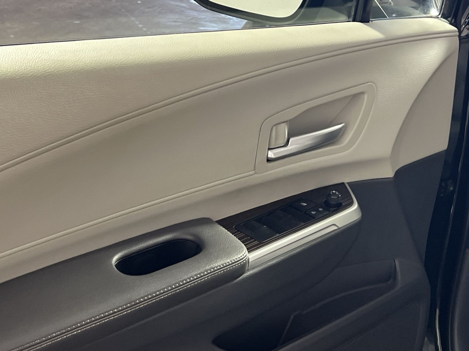 Used 2022 Toyota Sienna XLE FWD image 15