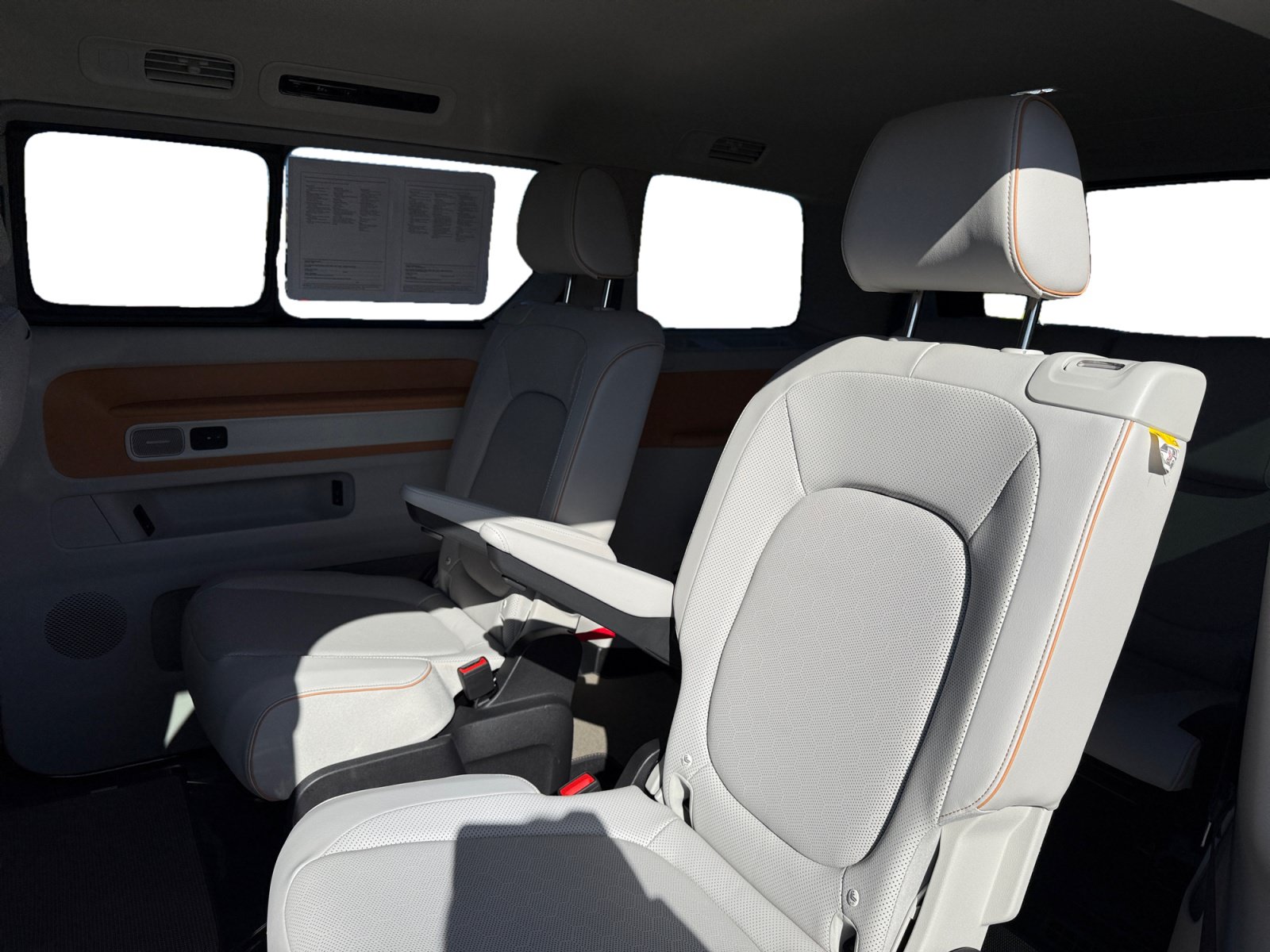 Certified 2025 Volkswagen ID. Buzz Pro S Plus RWD image 16