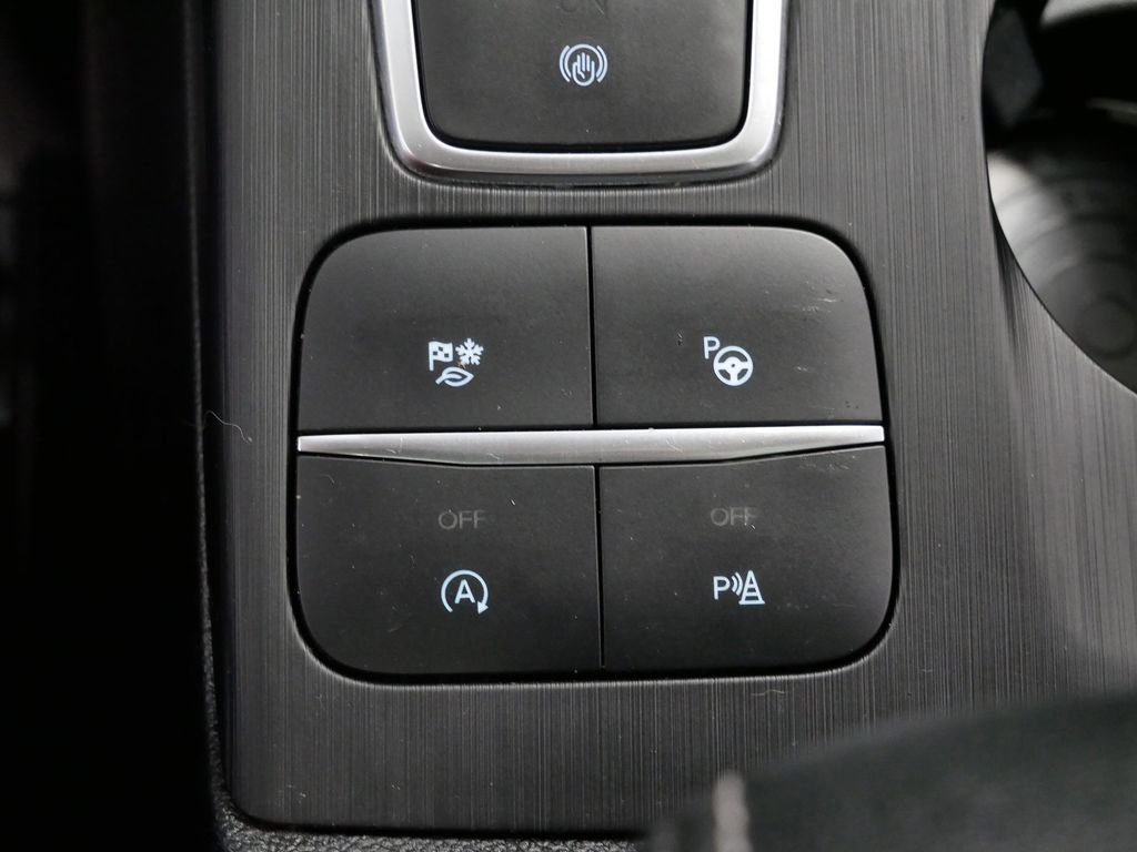 Used 2020 Ford Escape Titanium image 42