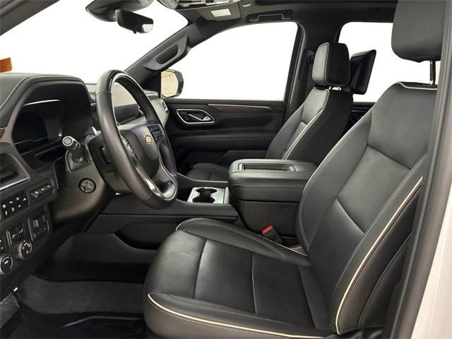 Used 2024 Chevrolet Suburban Premier w/ Advanced Technology Package image 12