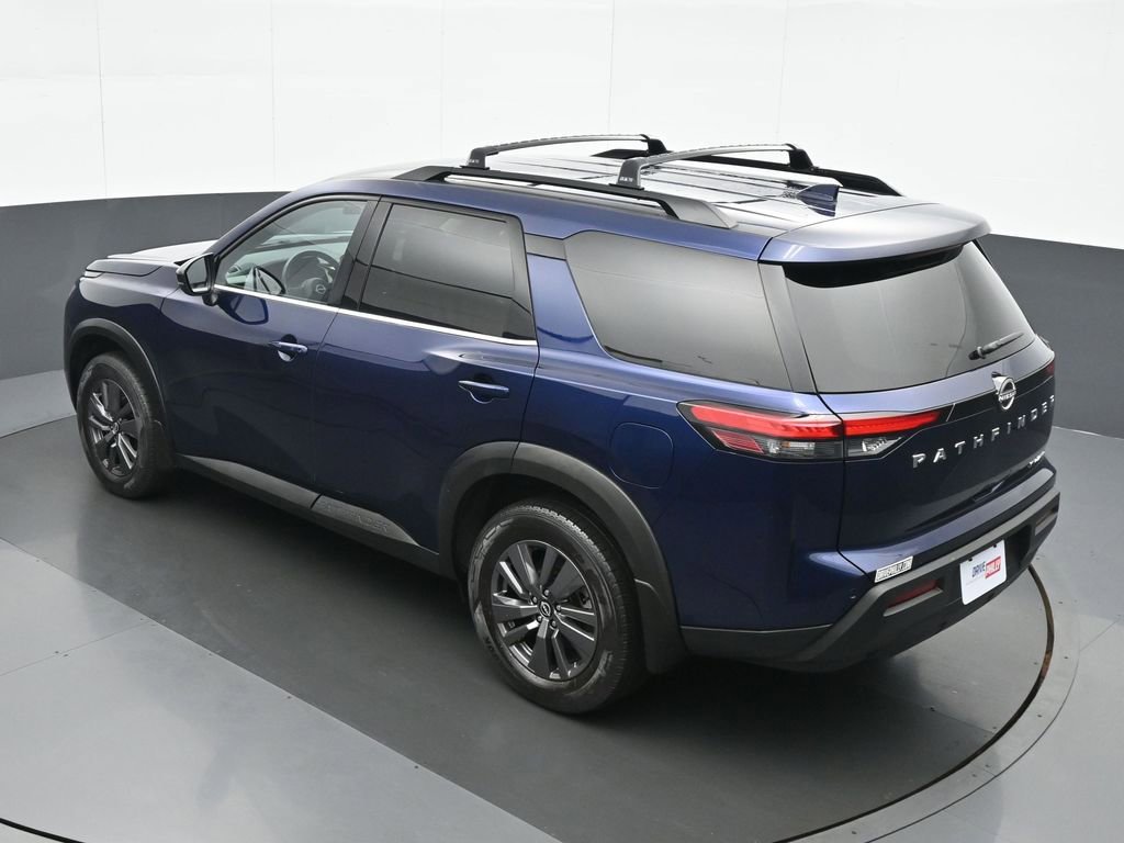 Used 2024 Nissan Pathfinder SV image 18