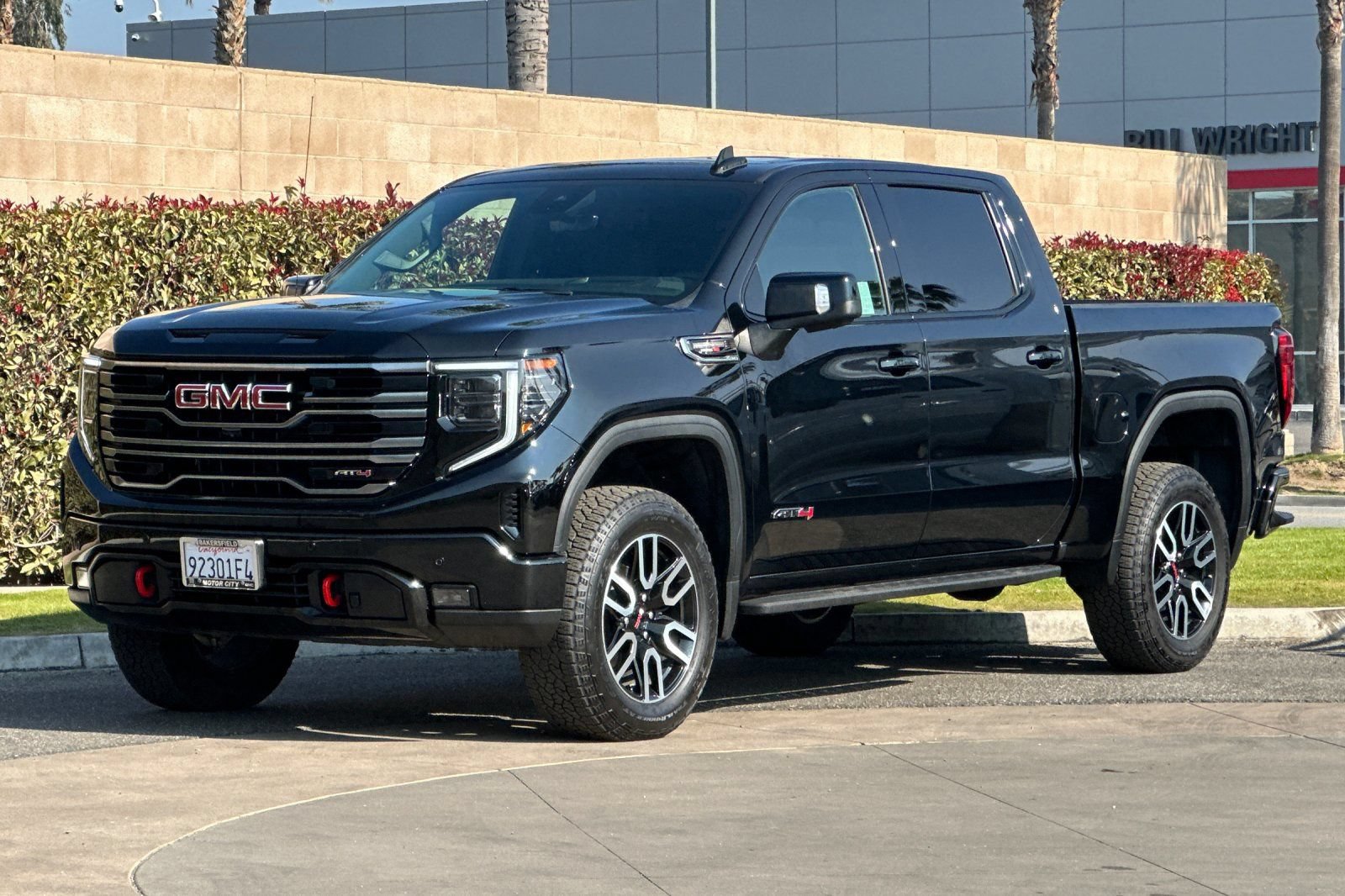 Certified 2025 GMC Sierra 1500 AT4 w/ AT4 Premium Package AWD/4WD image 8