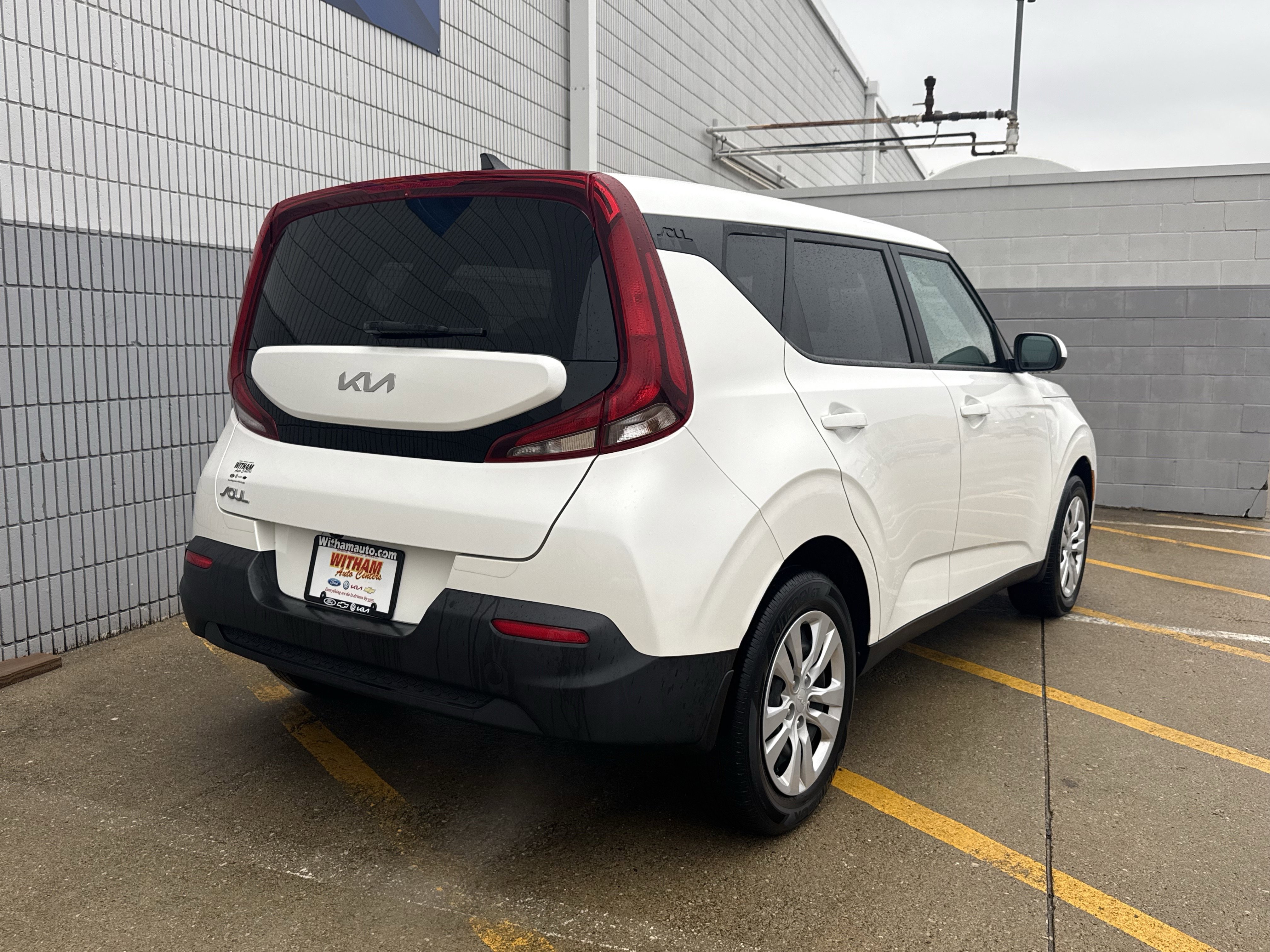 Used 2022 Kia Soul LX image 4