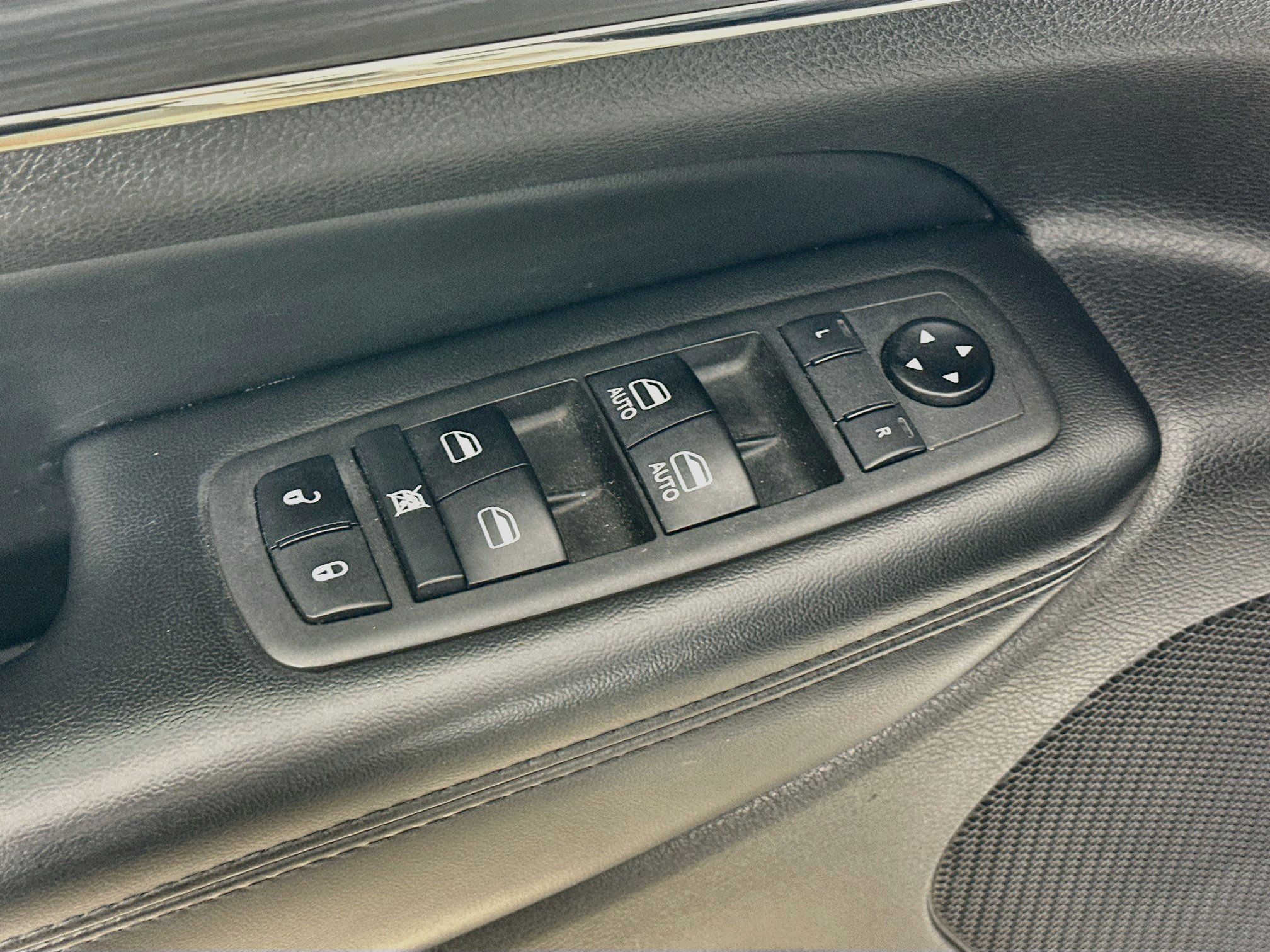 Used 2021 Jeep Grand Cherokee Limited X AWD/4WD image 23