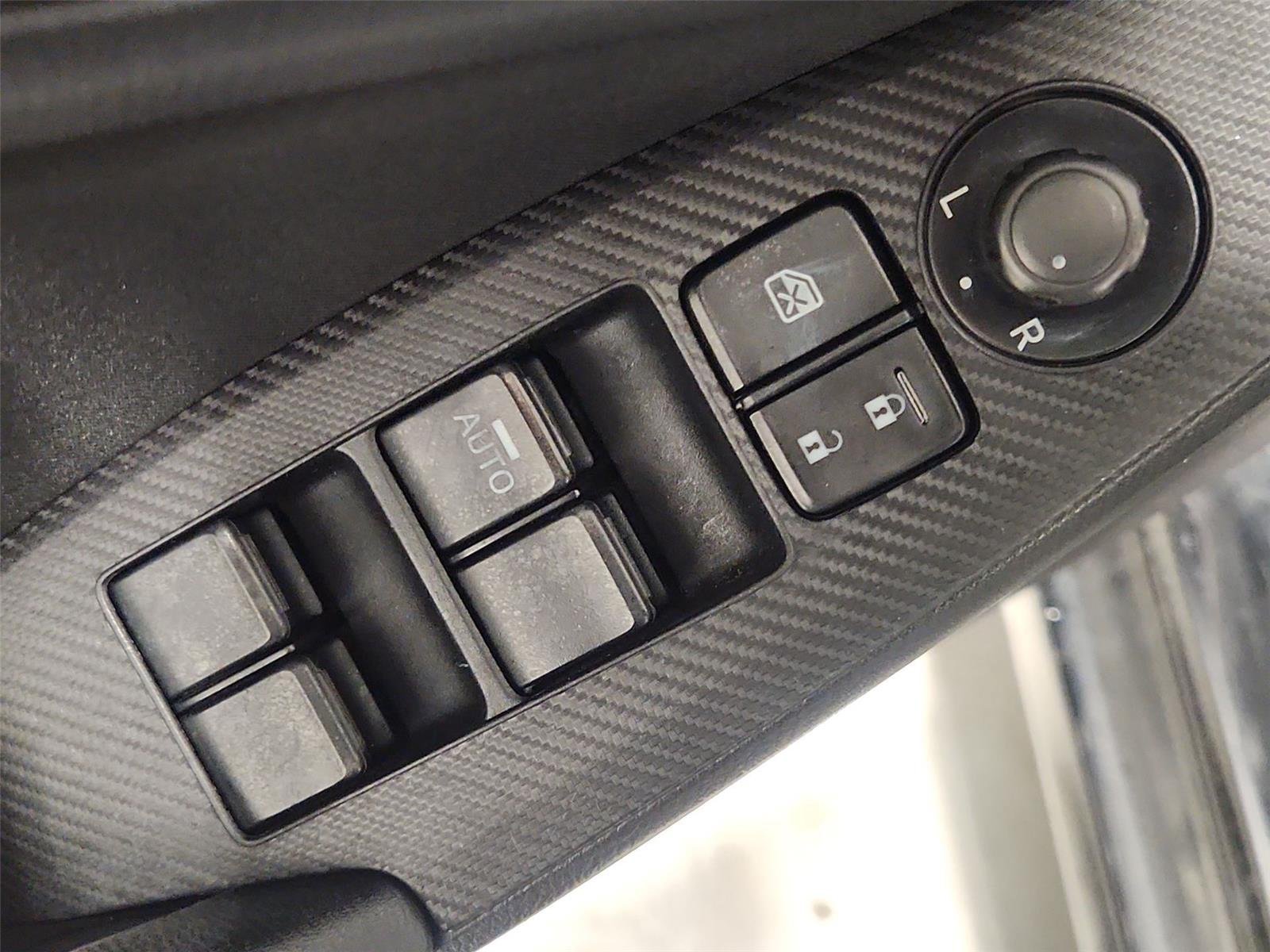 Used 2016 MAZDA MAZDA3 i Sport FWD image 21