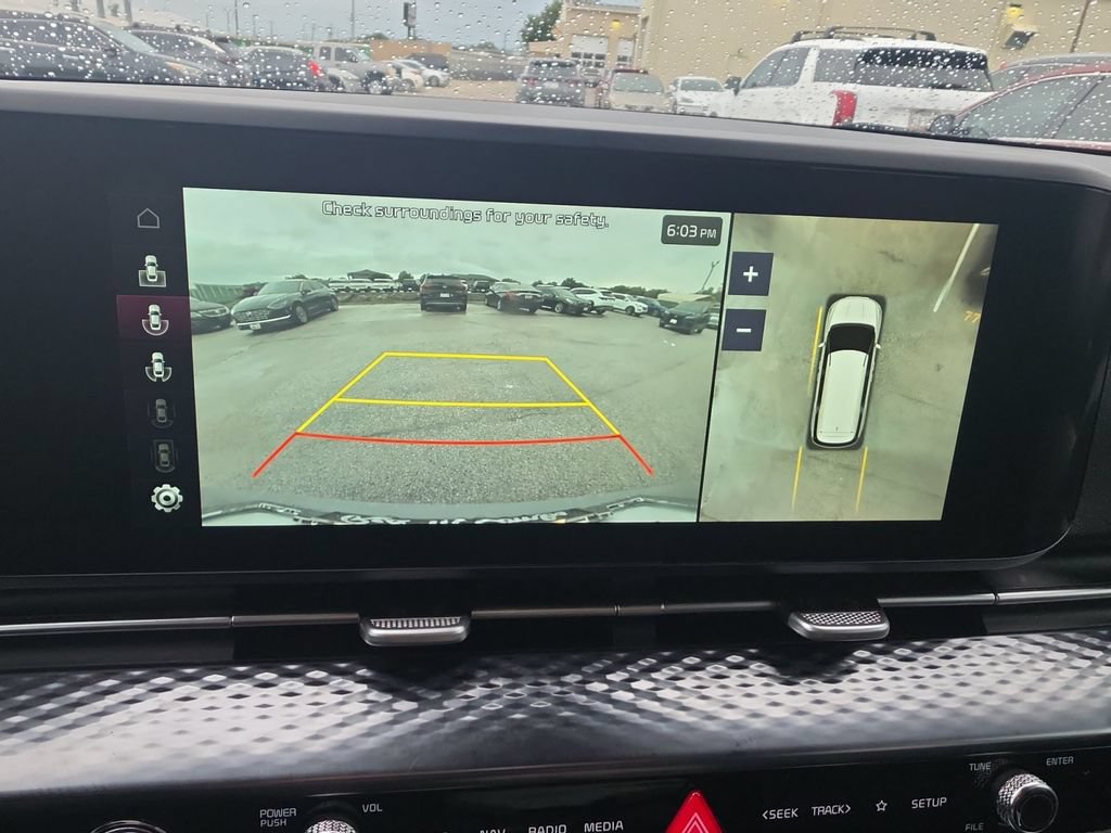 Used 2023 Kia Carnival SX Prestige FWD image 21