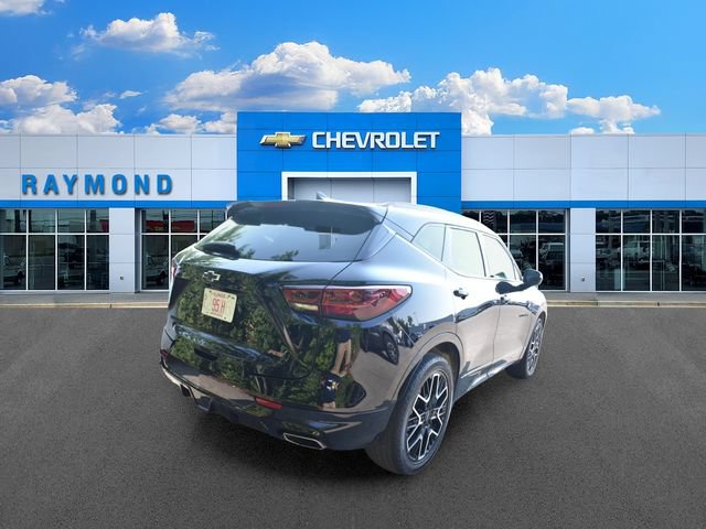Used 2023 Chevrolet Blazer RS w/ Driver Confidence II Package FWD image 3