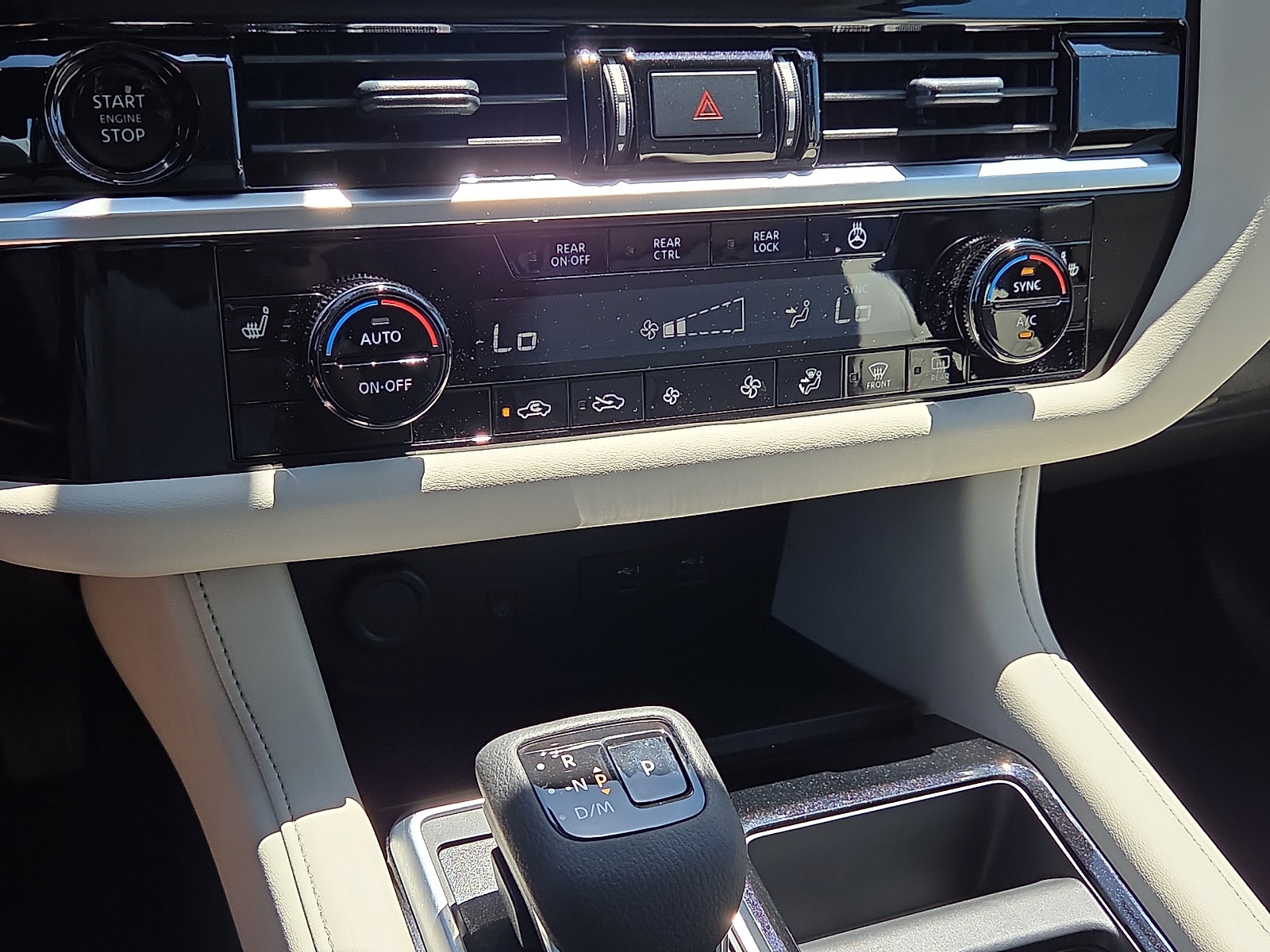Used 2025 Nissan Pathfinder SL FWD image 21