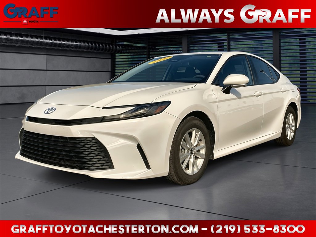 Used 2025 Toyota Camry LE image 1